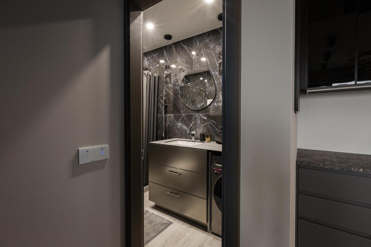 Brand New James Bond City Center Vilnius Luaran gambar